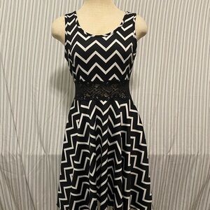 Elegant Chevron Midi Dress with Lace Waist